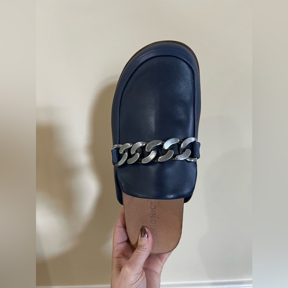 Vionic, Georgie-Round toe Navy Blue Flat Mules. Size 8.5 - Picture 8 of 12